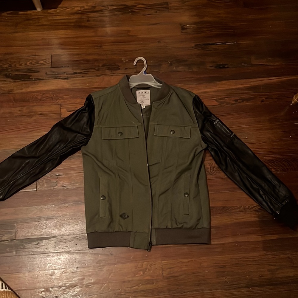Electric jacket. Size medium. Army green with leather sleeves